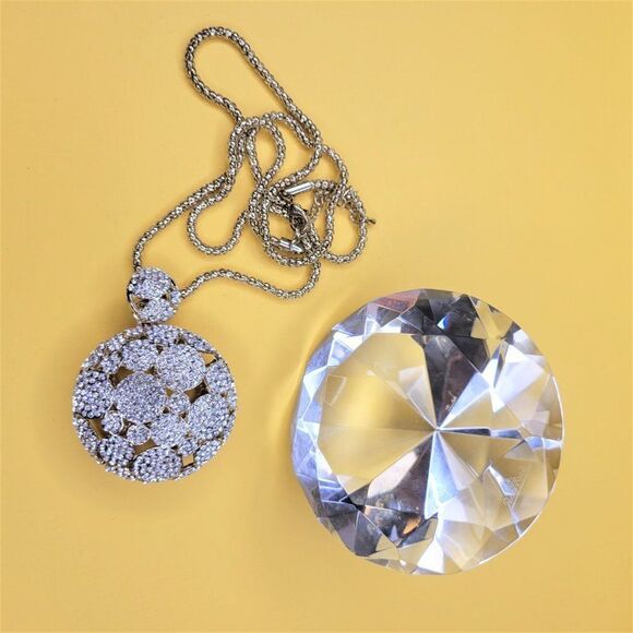 Large Round Crystal Pendant Necklace - Picture 4 of 13